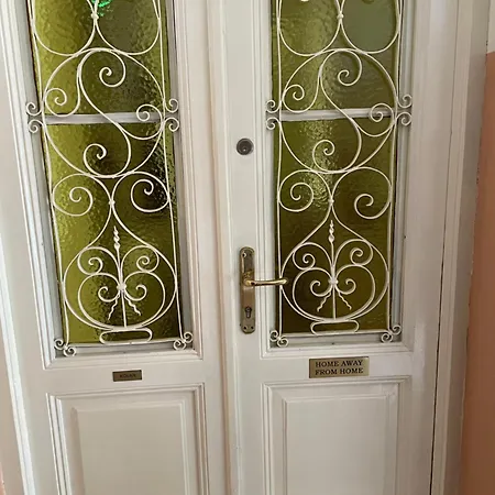 Away From Apartment- Long Term Special Rates * Pula